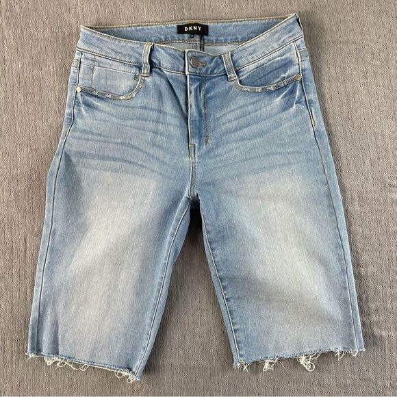 DKNY Women’s Light Wash Denim Bermuda Shorts Women’s Size 28 EUC - Picture 8 of 8